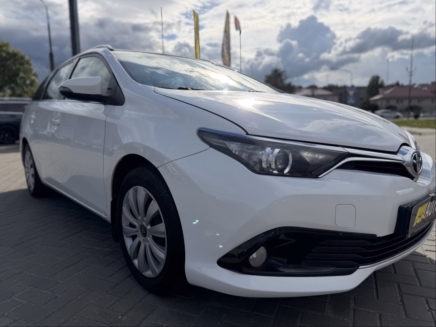 Toyota Auris фото 17