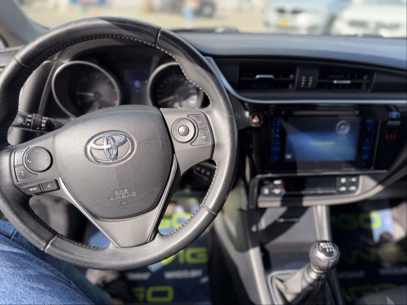 Toyota Auris фото 22