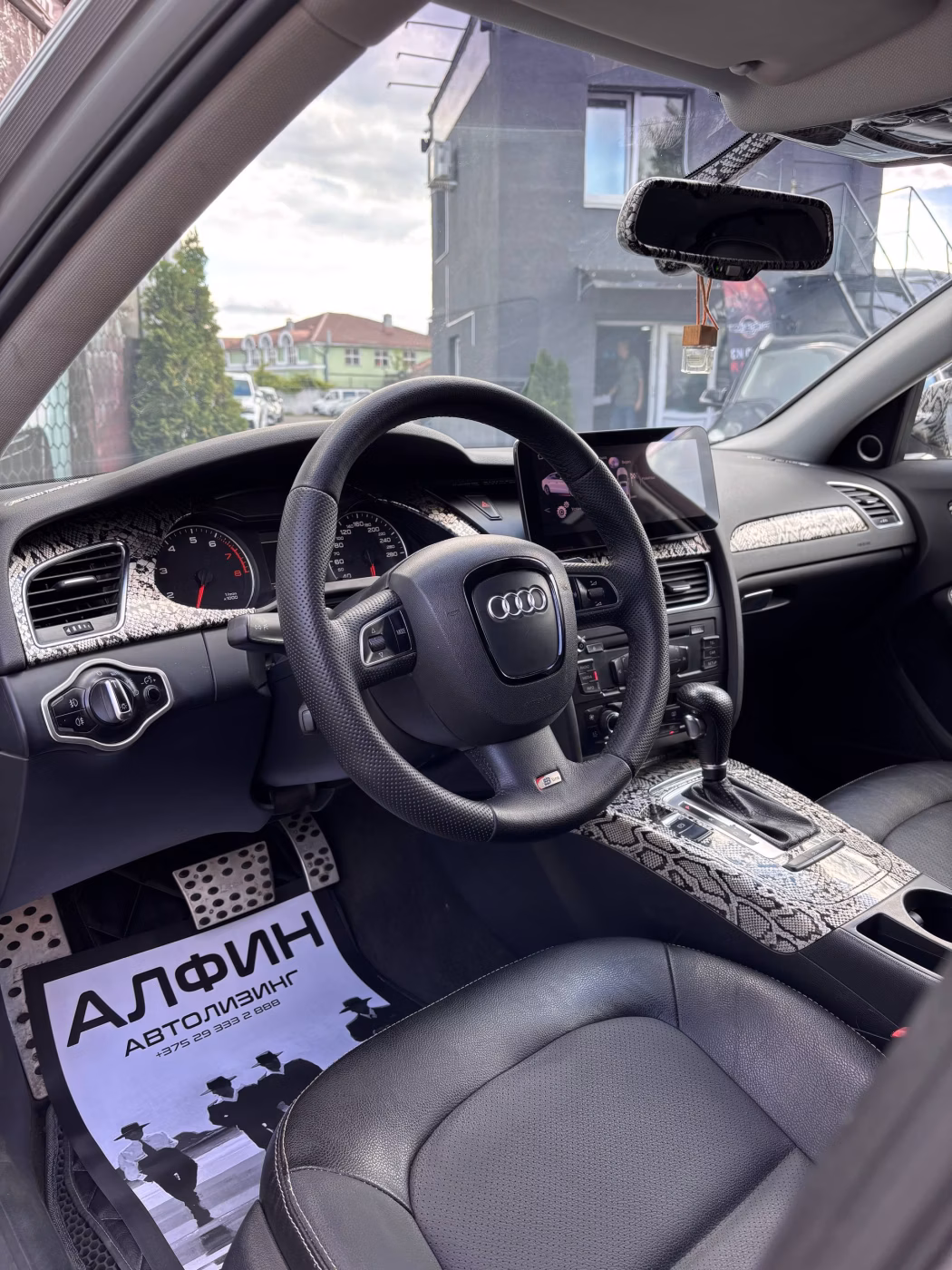 Audi A4 фото 7