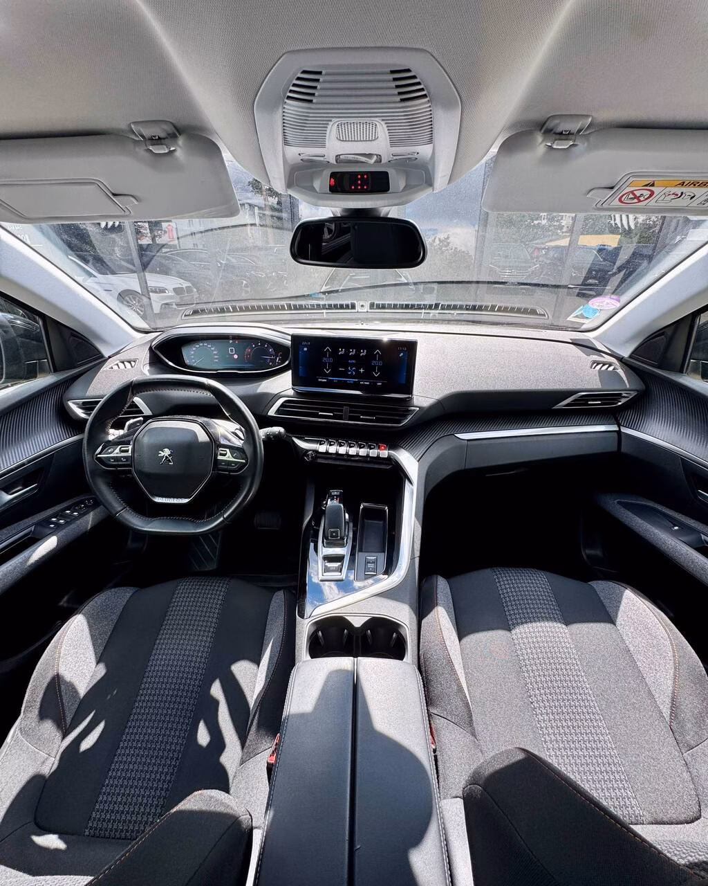 Peugeot 5008 фото 10