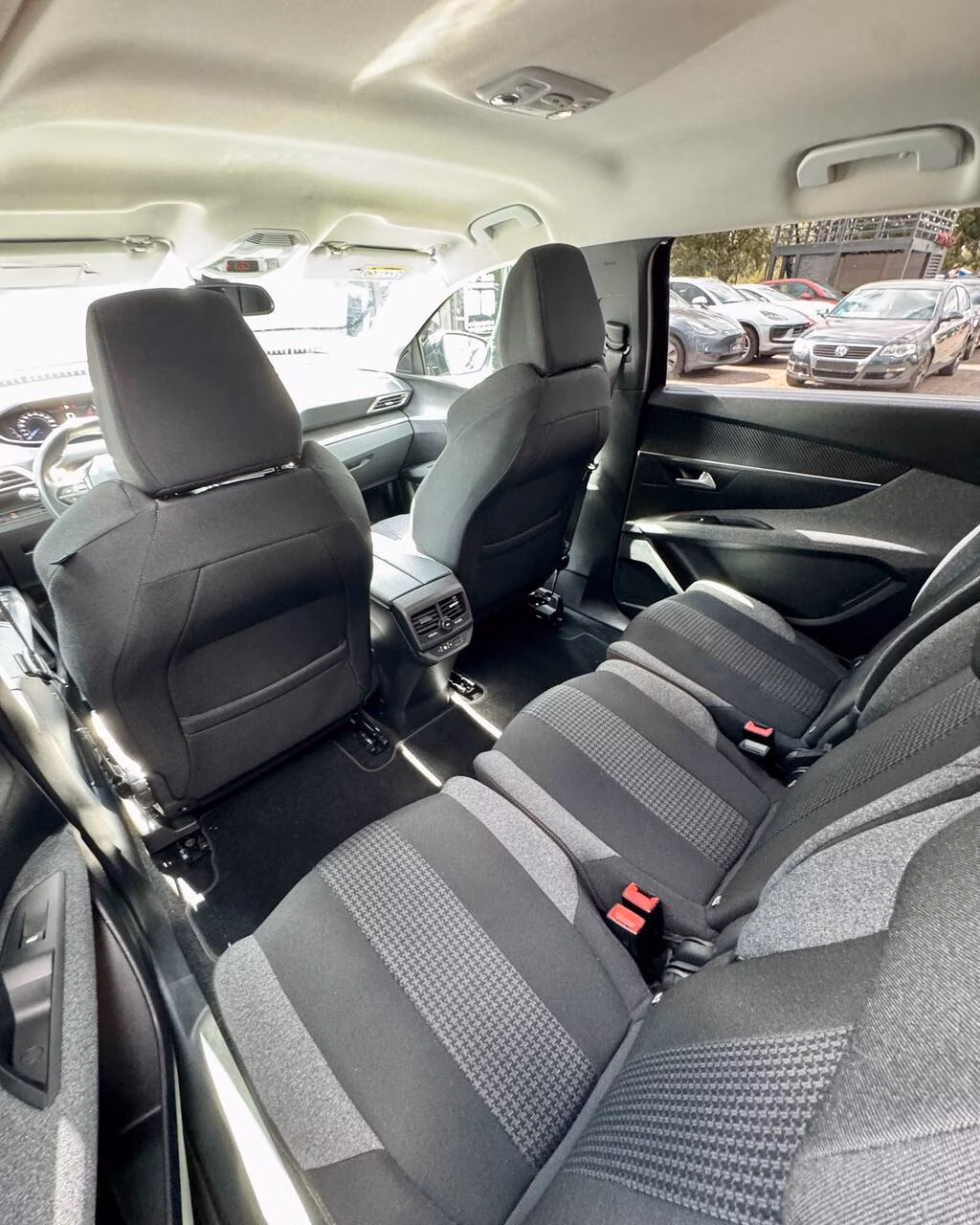 Peugeot 5008 фото 12