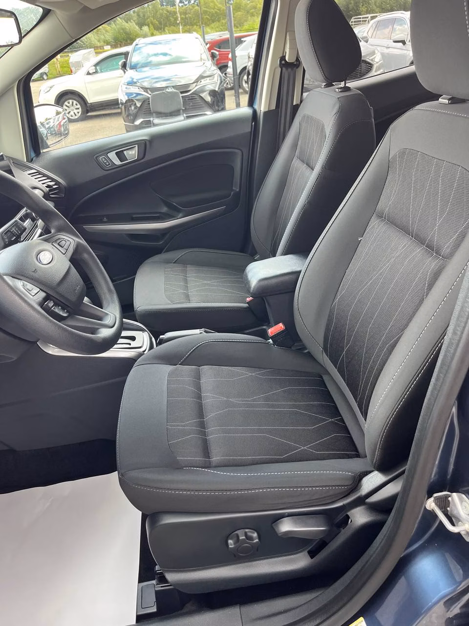 Ford EcoSport фото 12