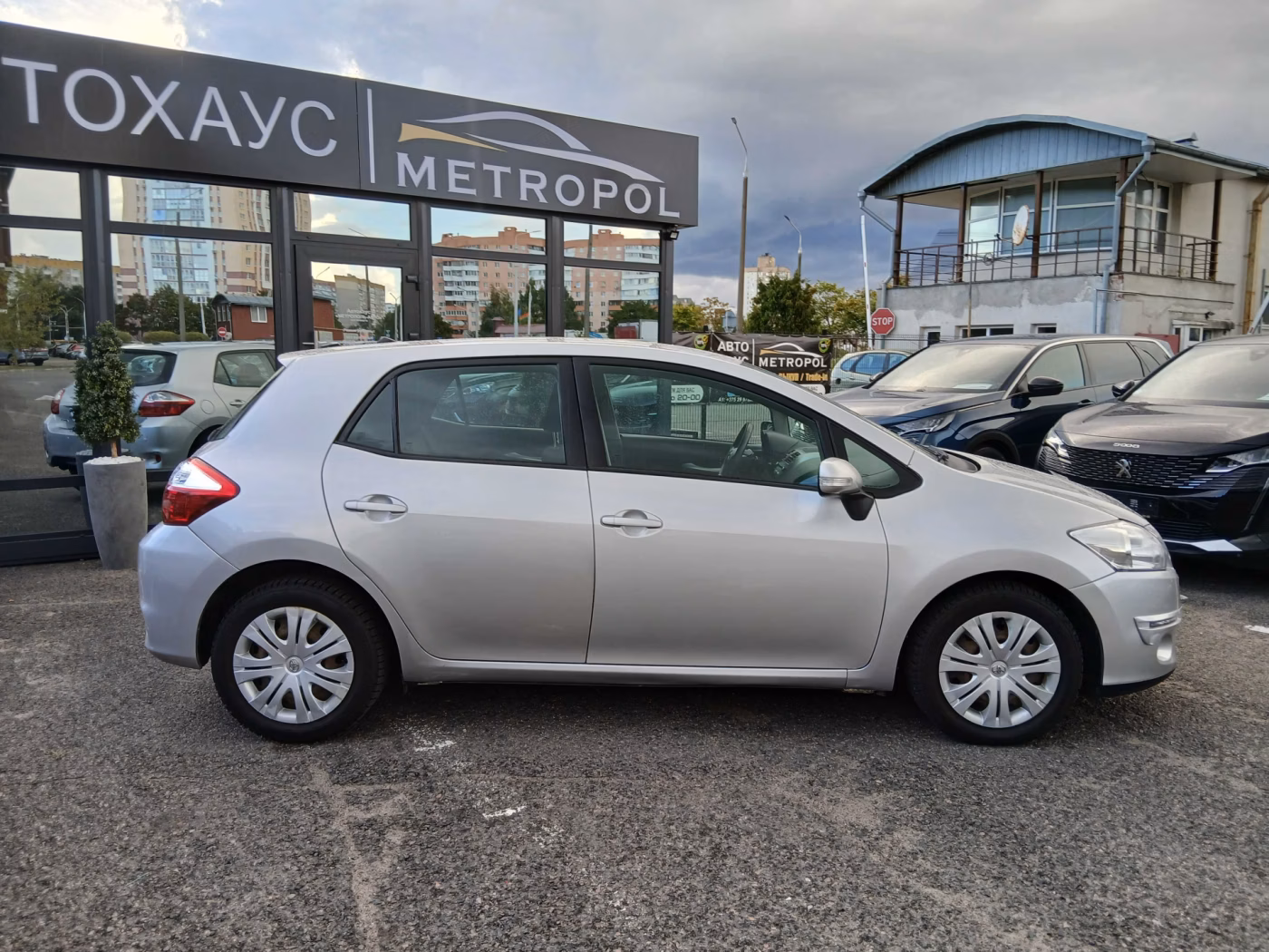 Toyota Auris фото 6