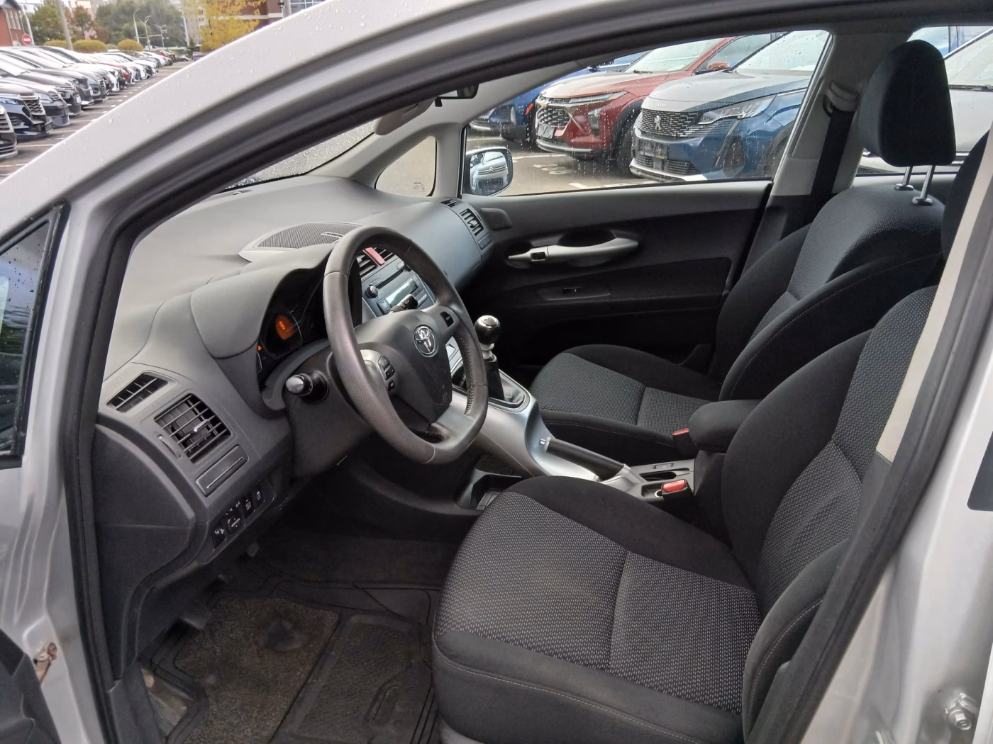 Toyota Auris фото 16