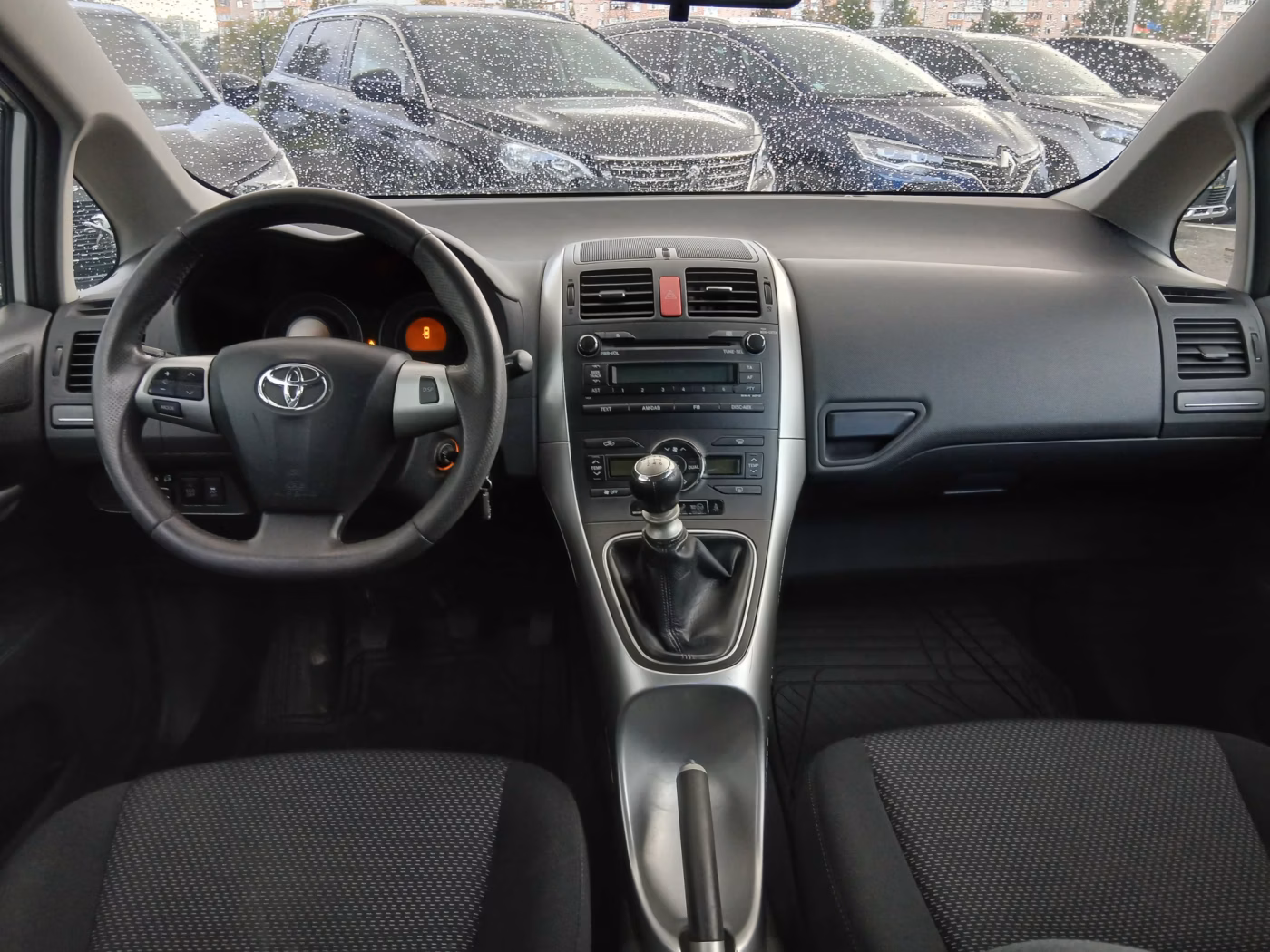 Toyota Auris фото 23