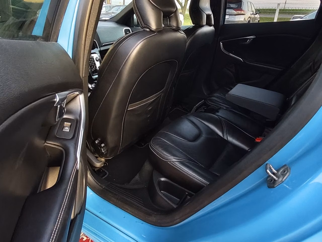 Volvo V40 фото 13