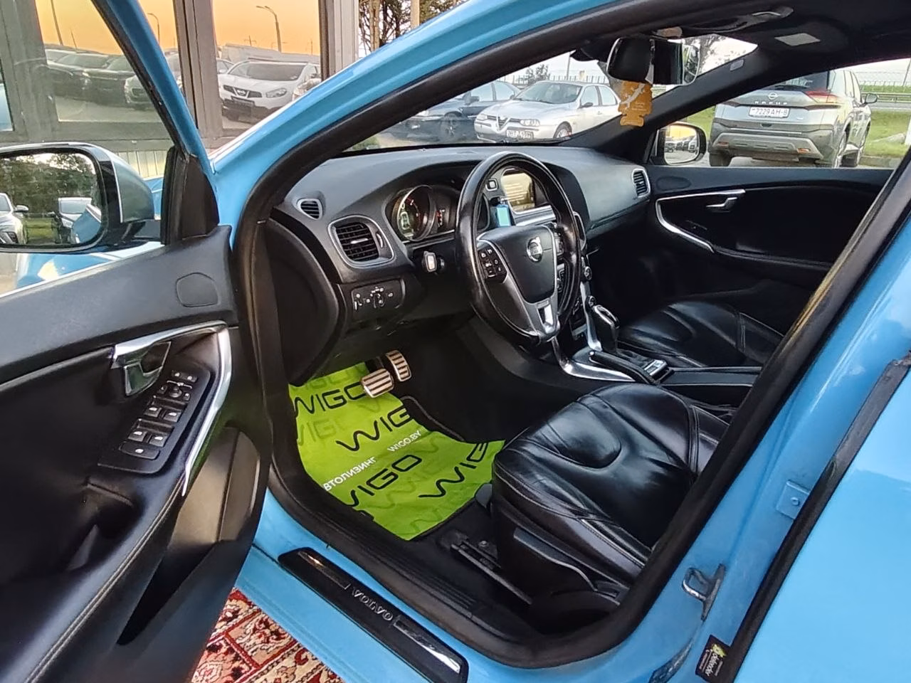 Volvo V40 фото 9