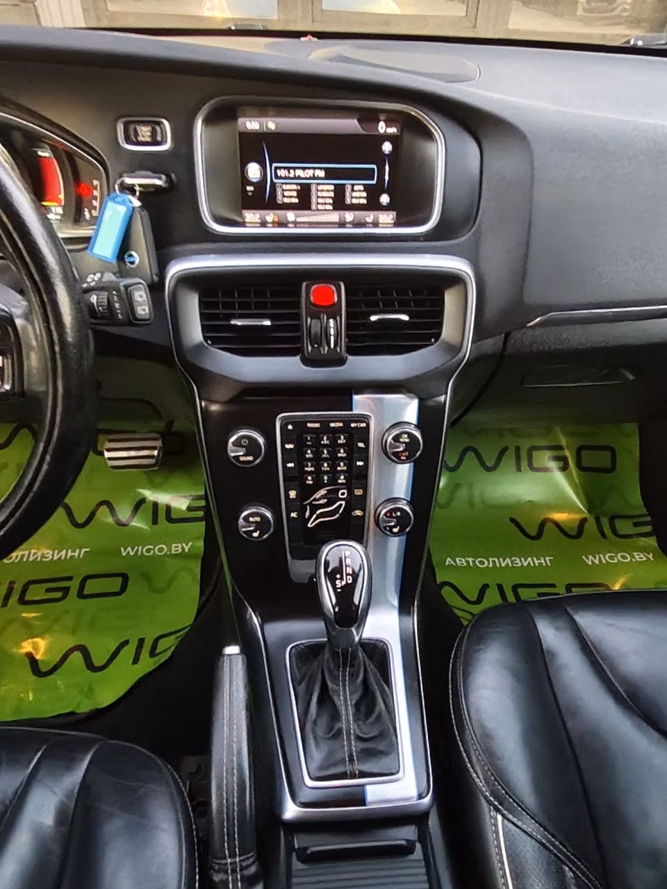 Volvo V40 фото 12