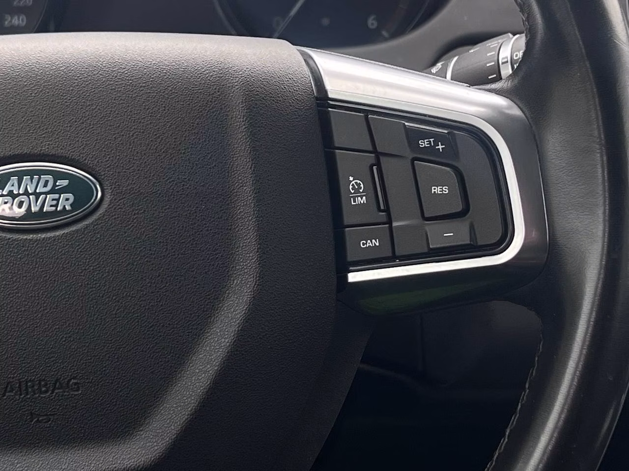 Land Rover Discovery Sport фото 14