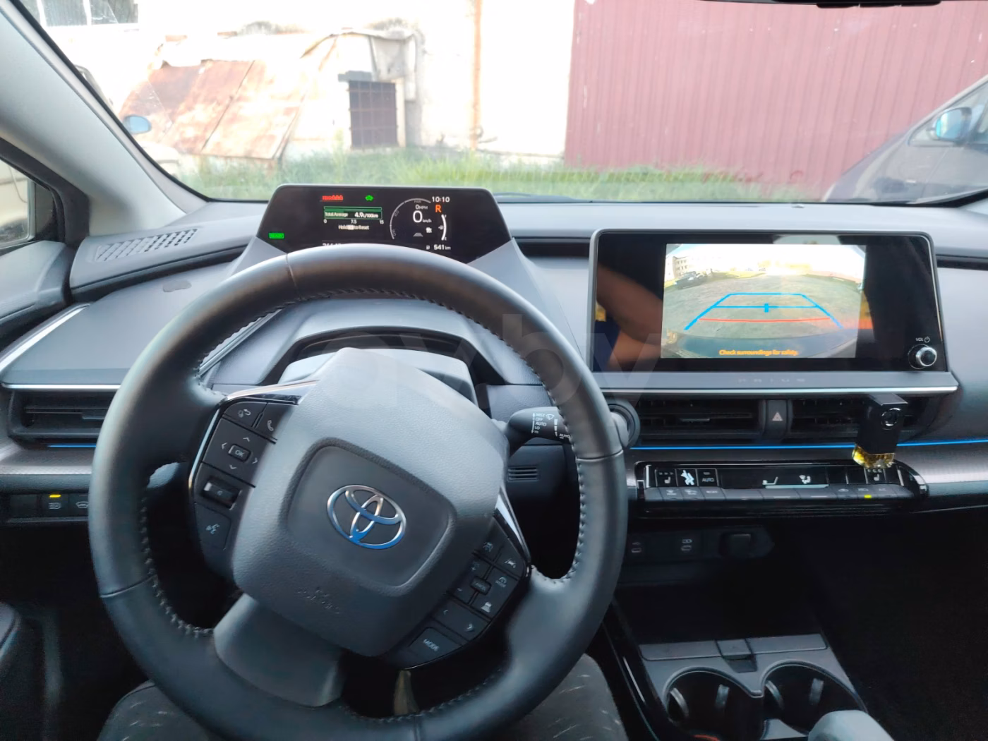 Toyota Prius фото 2