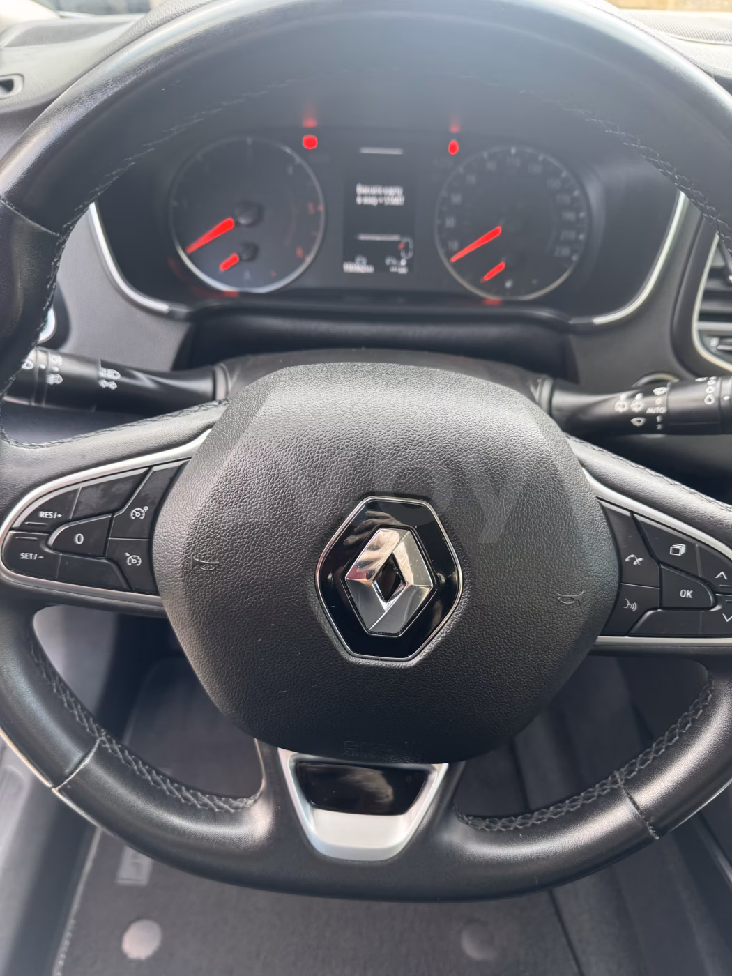 Renault Megane фото 8