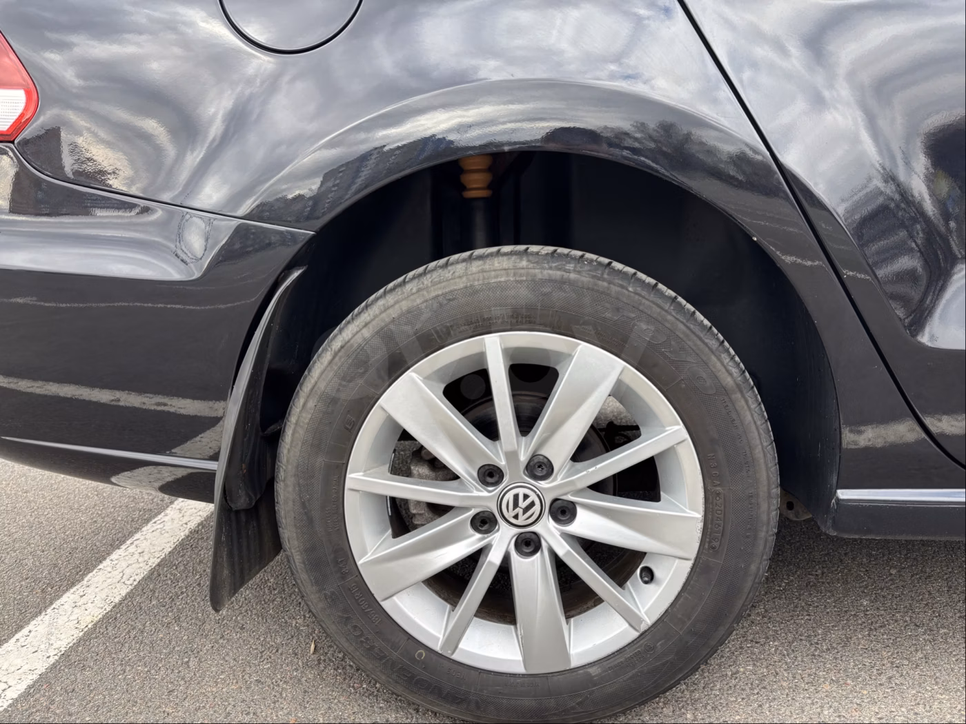 Volkswagen Polo Sedan фото 12
