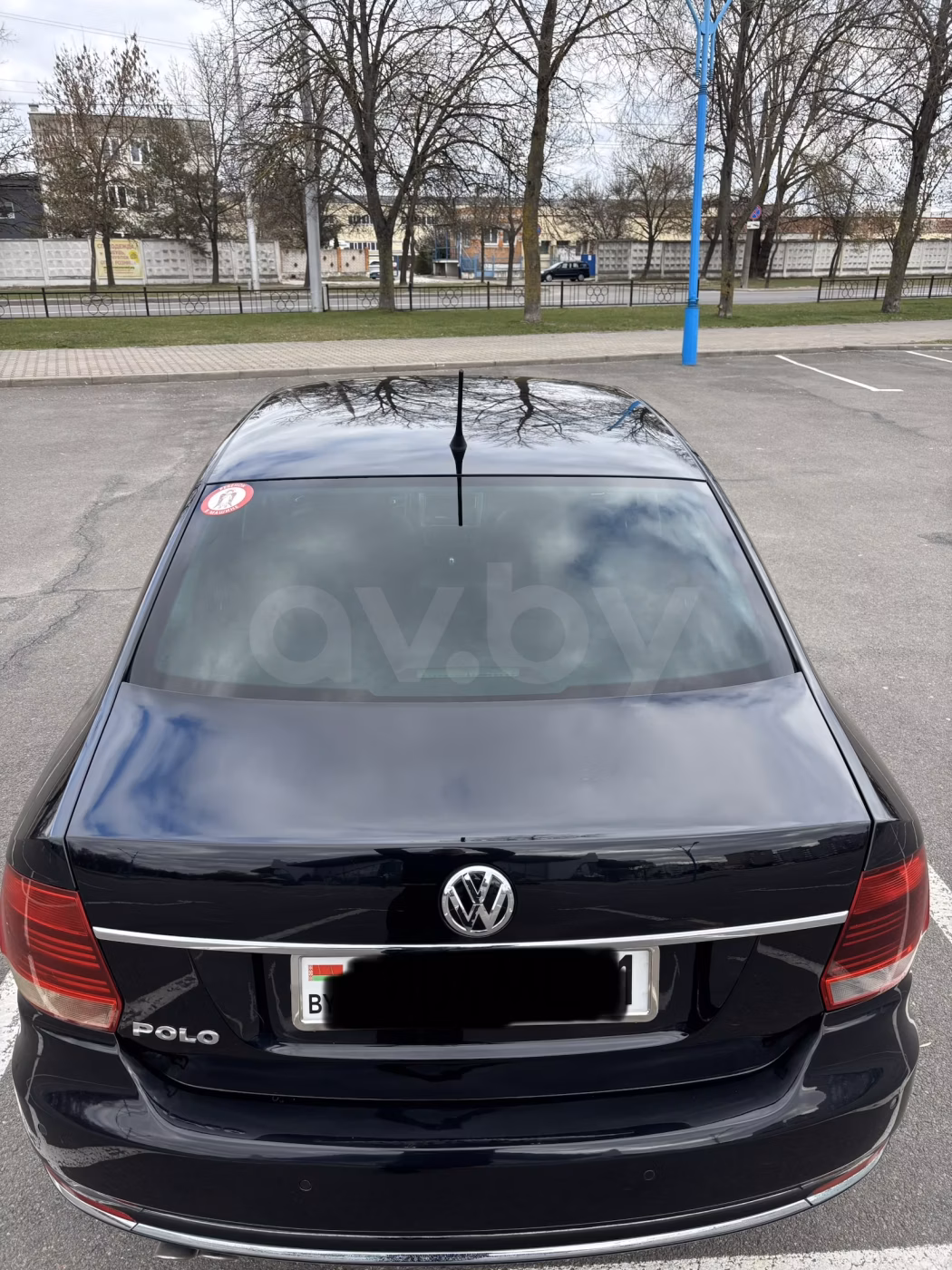 Volkswagen Polo Sedan фото 7