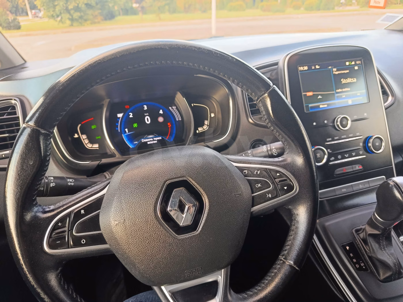 Renault Grand Scenic фото 12