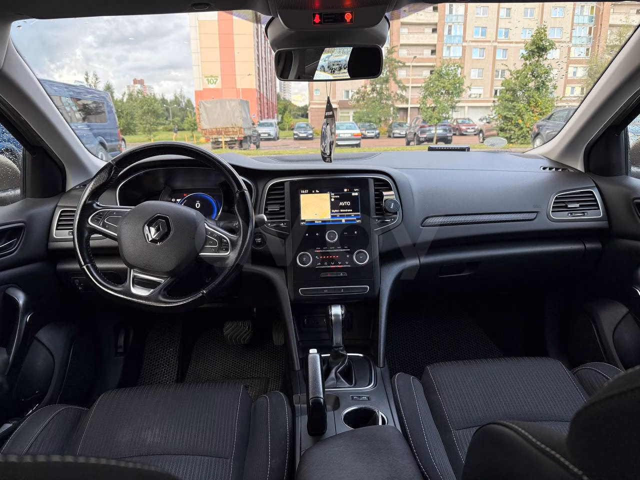 Renault Megane фото 5