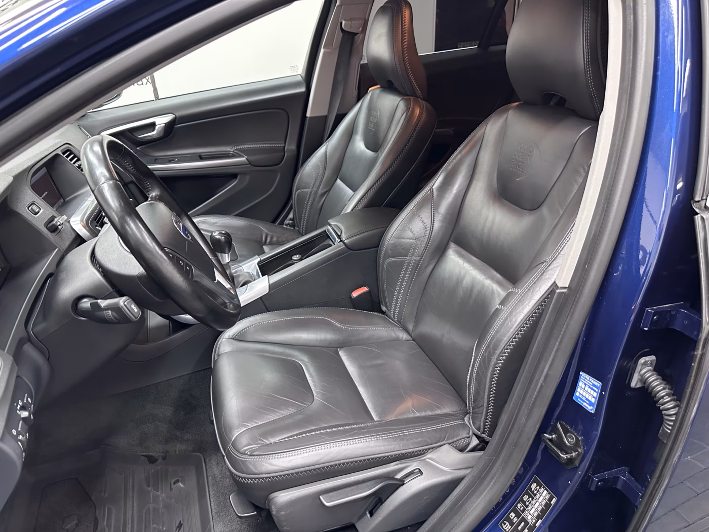 Volvo V60 фото 9