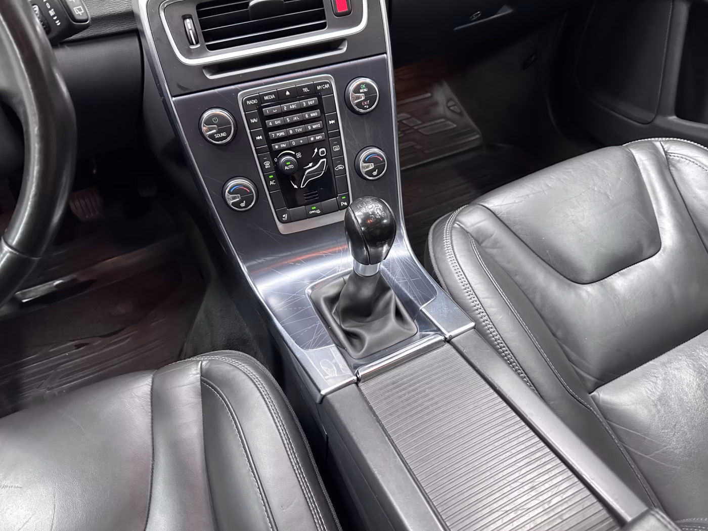 Volvo V60 фото 11