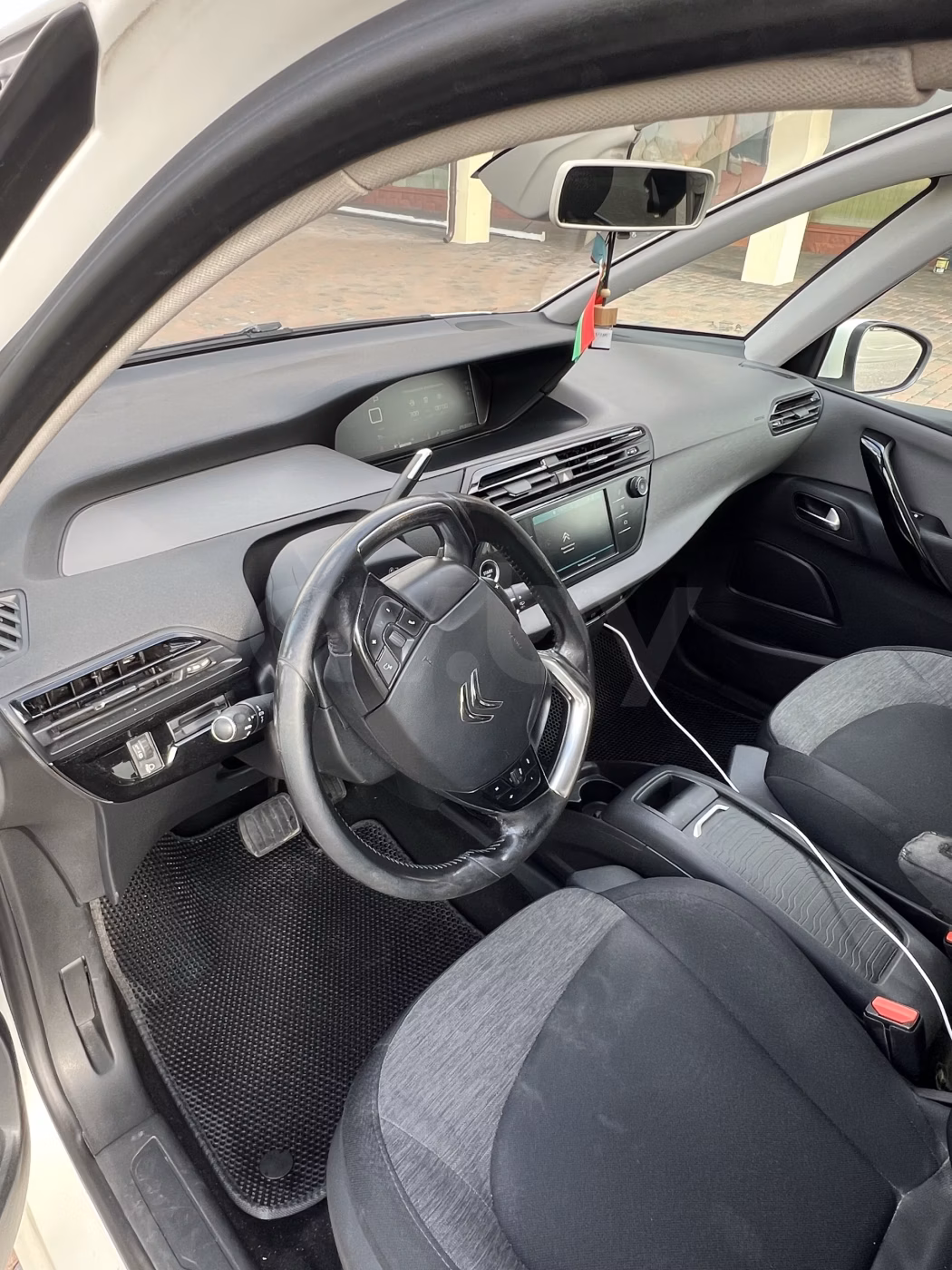 Citroen C4 Picasso фото 10