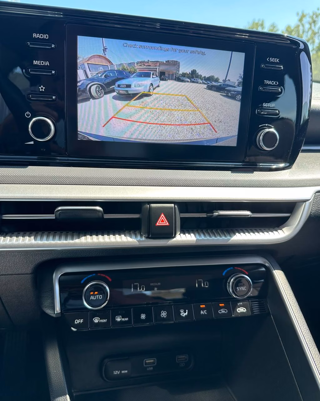 Kia K5 фото 11