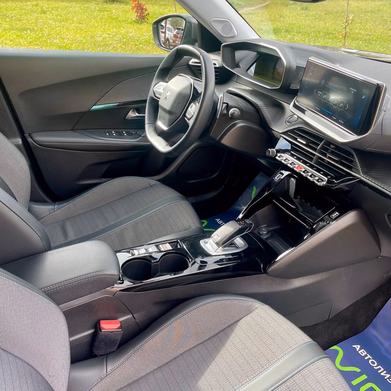 Peugeot 2008 фото 12