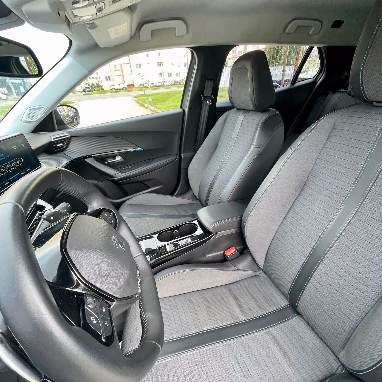 Peugeot 2008 фото 8