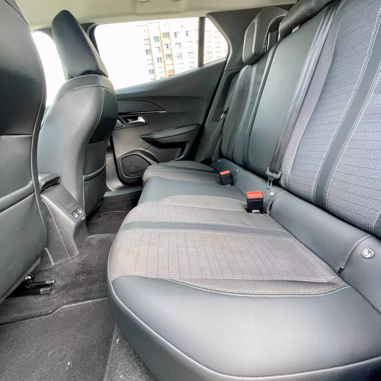 Peugeot 2008 фото 17