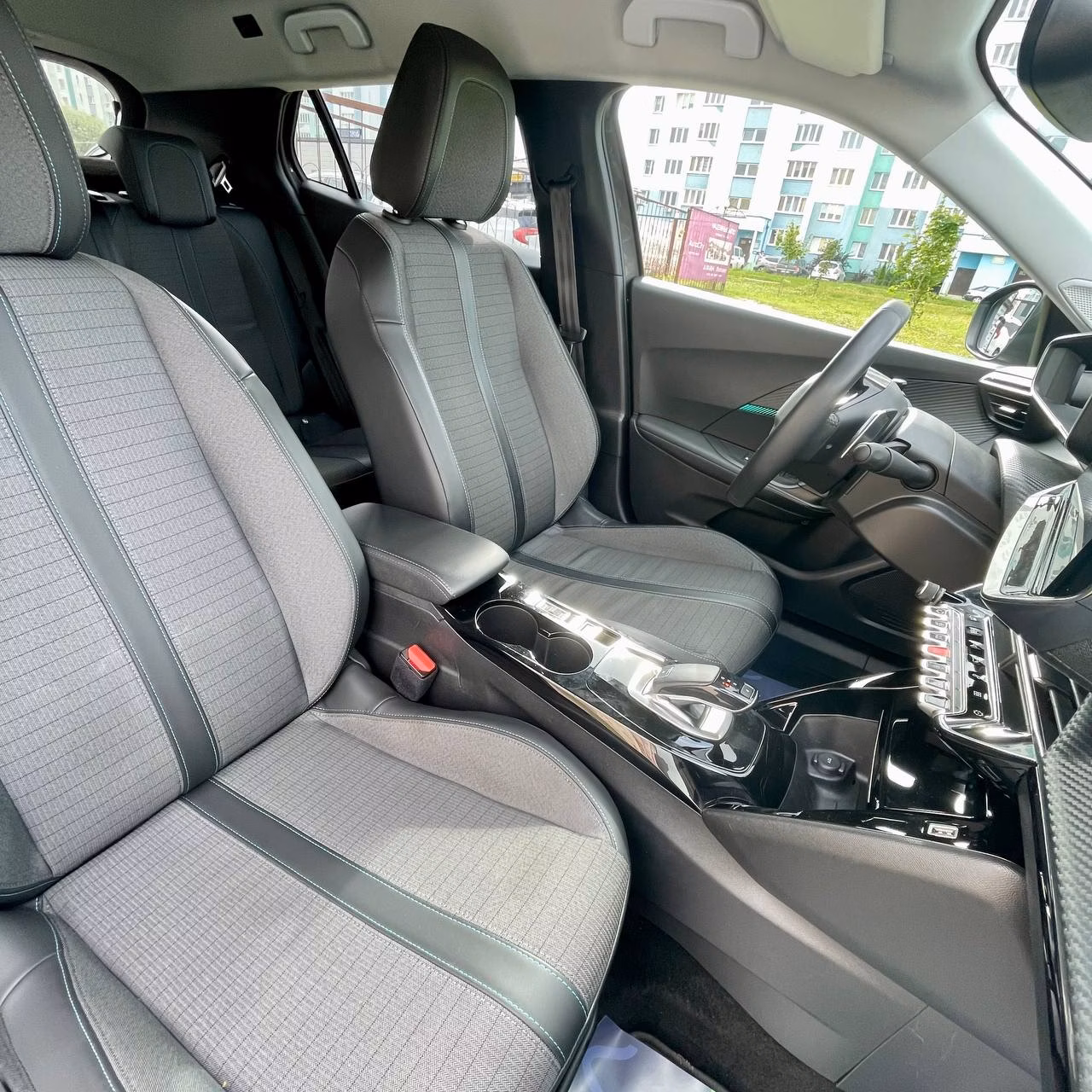 Peugeot 2008 фото 13