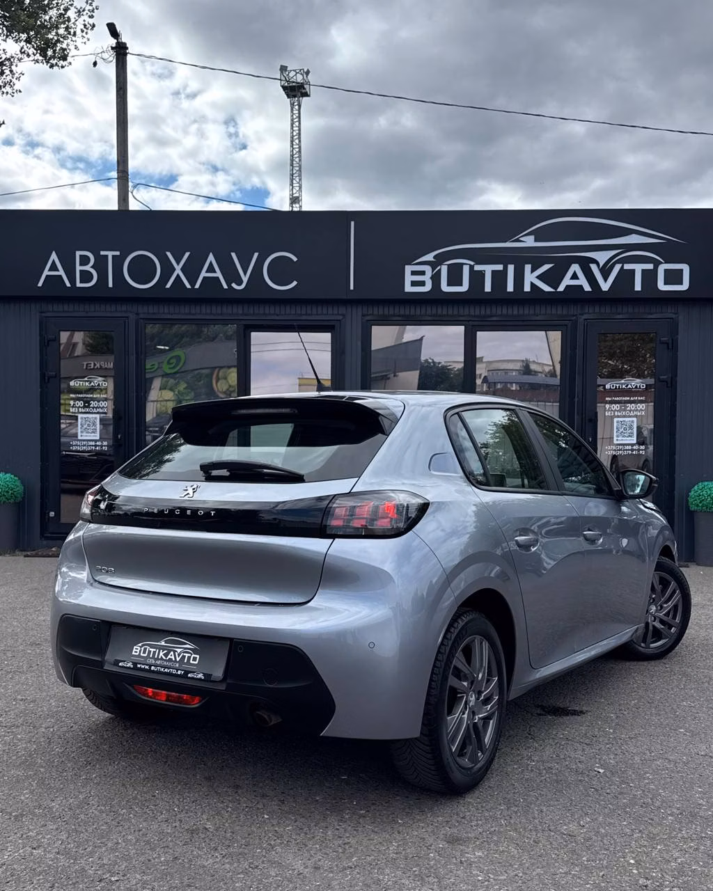 Peugeot 208 фото 6