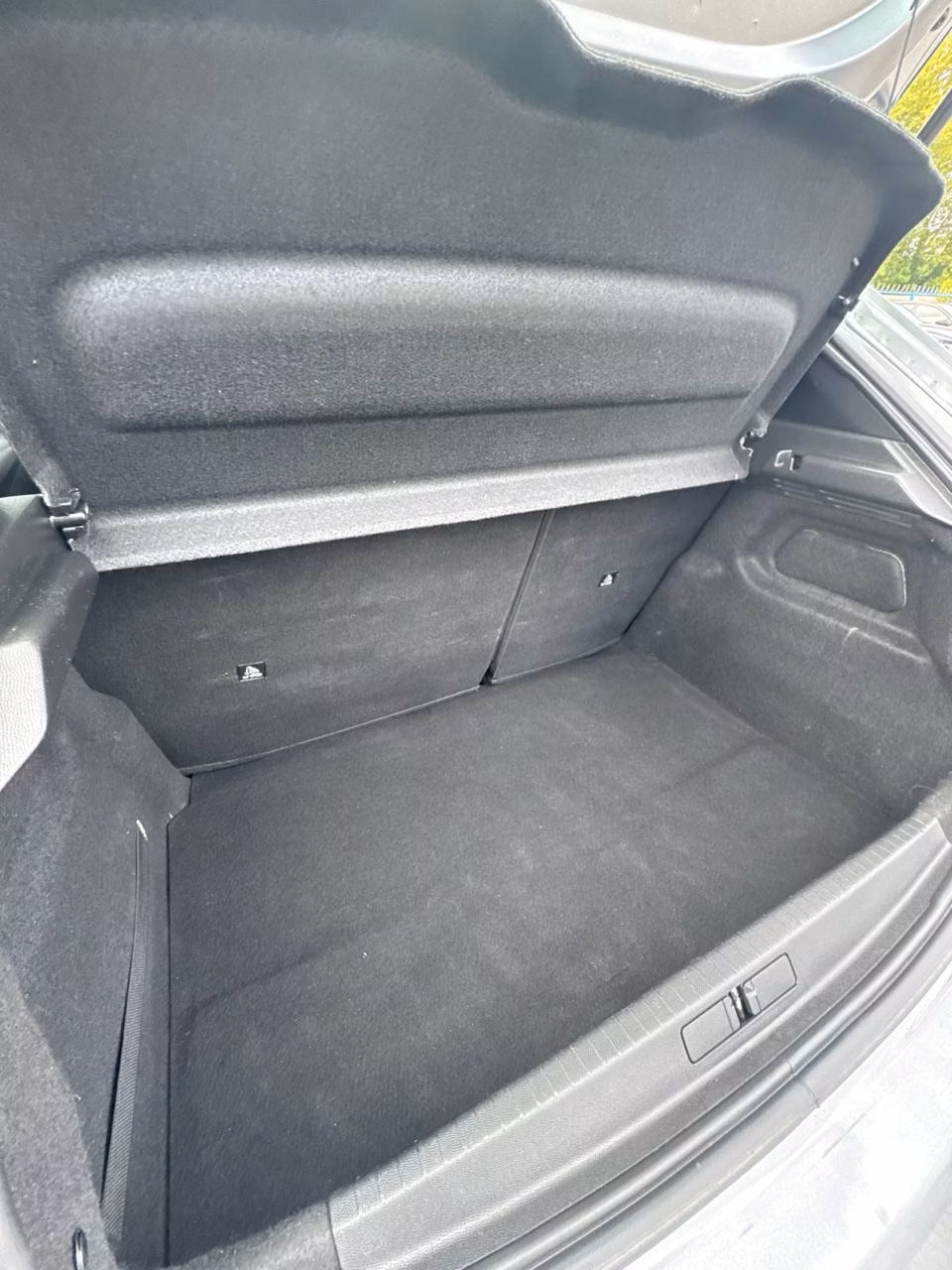 Peugeot 208 фото 14