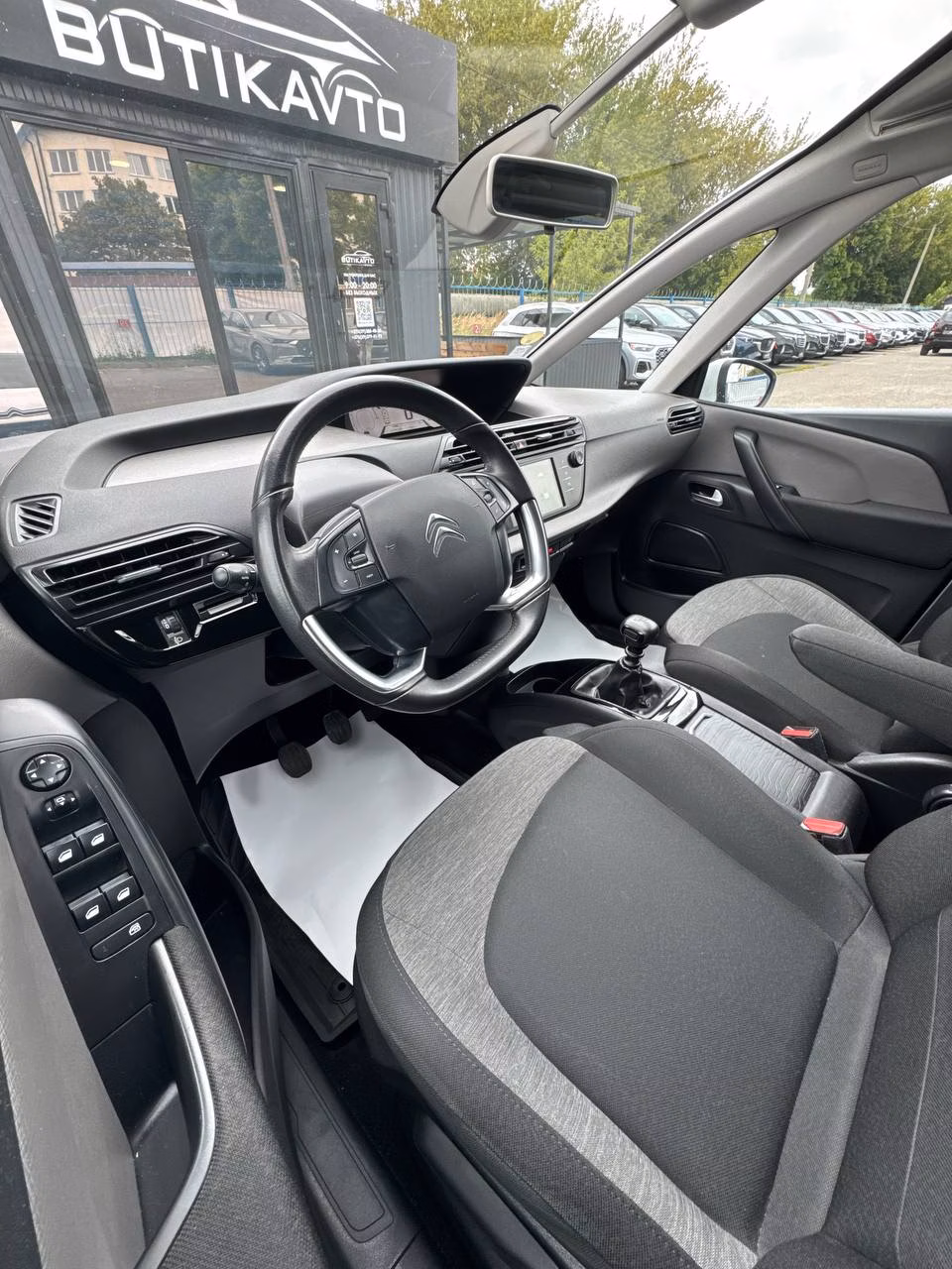 Citroen C4 Grand Spacetourer фото 9