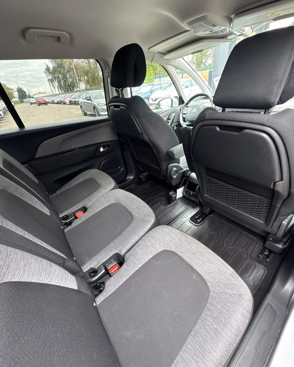 Citroen C4 Grand Spacetourer фото 11