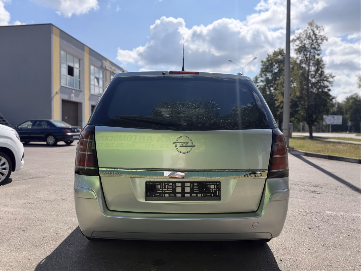 Opel Zafira фото 8