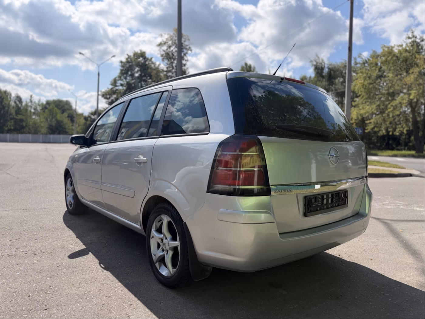 Opel Zafira фото 9