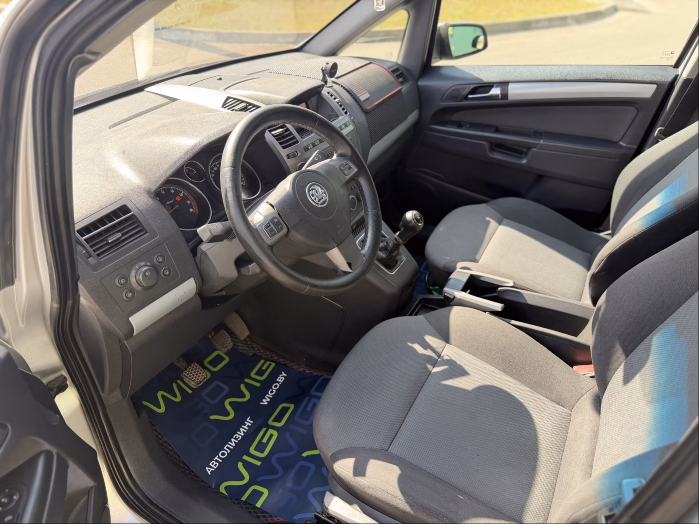 Opel Zafira фото 11