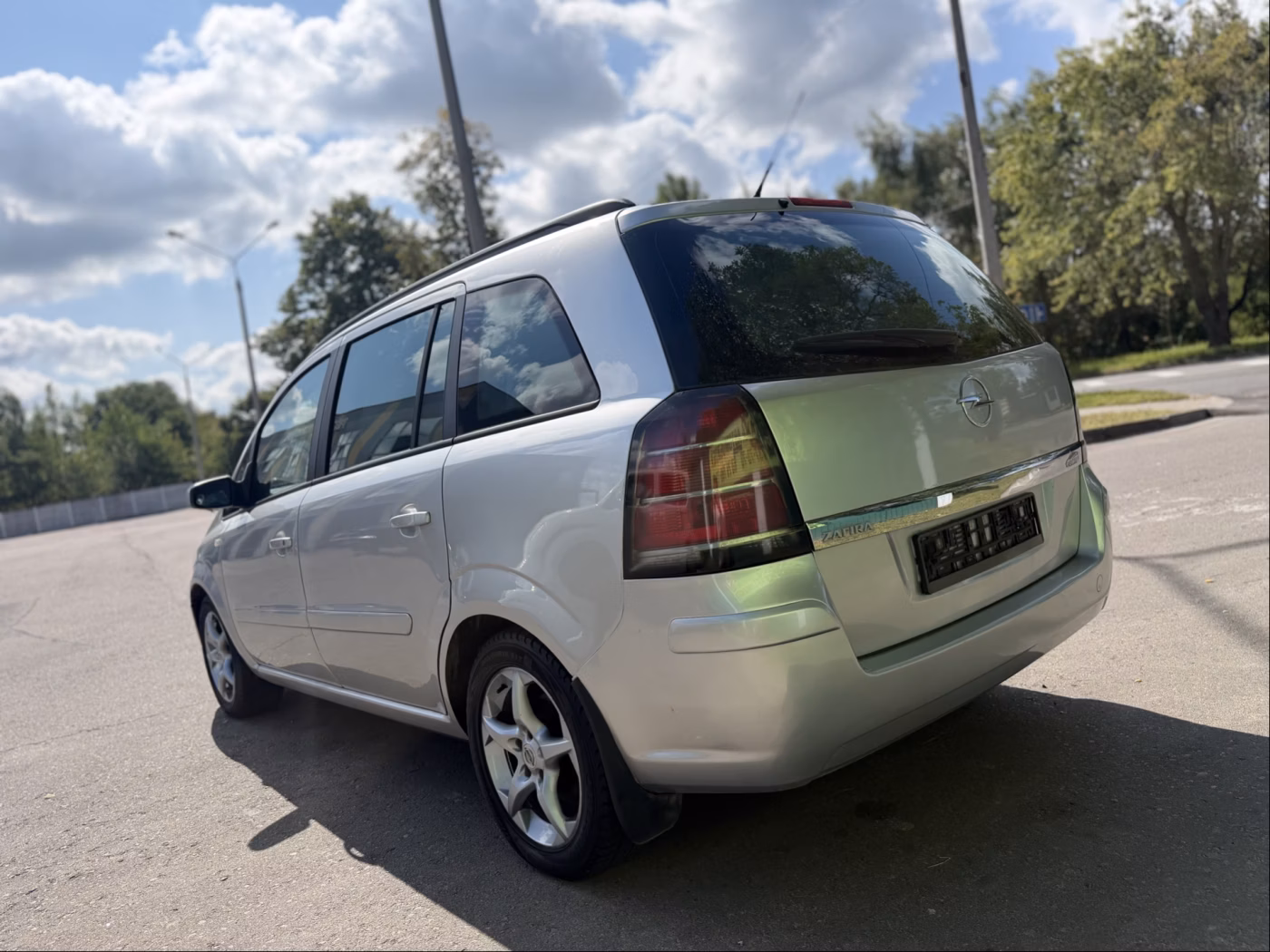 Opel Zafira фото 10
