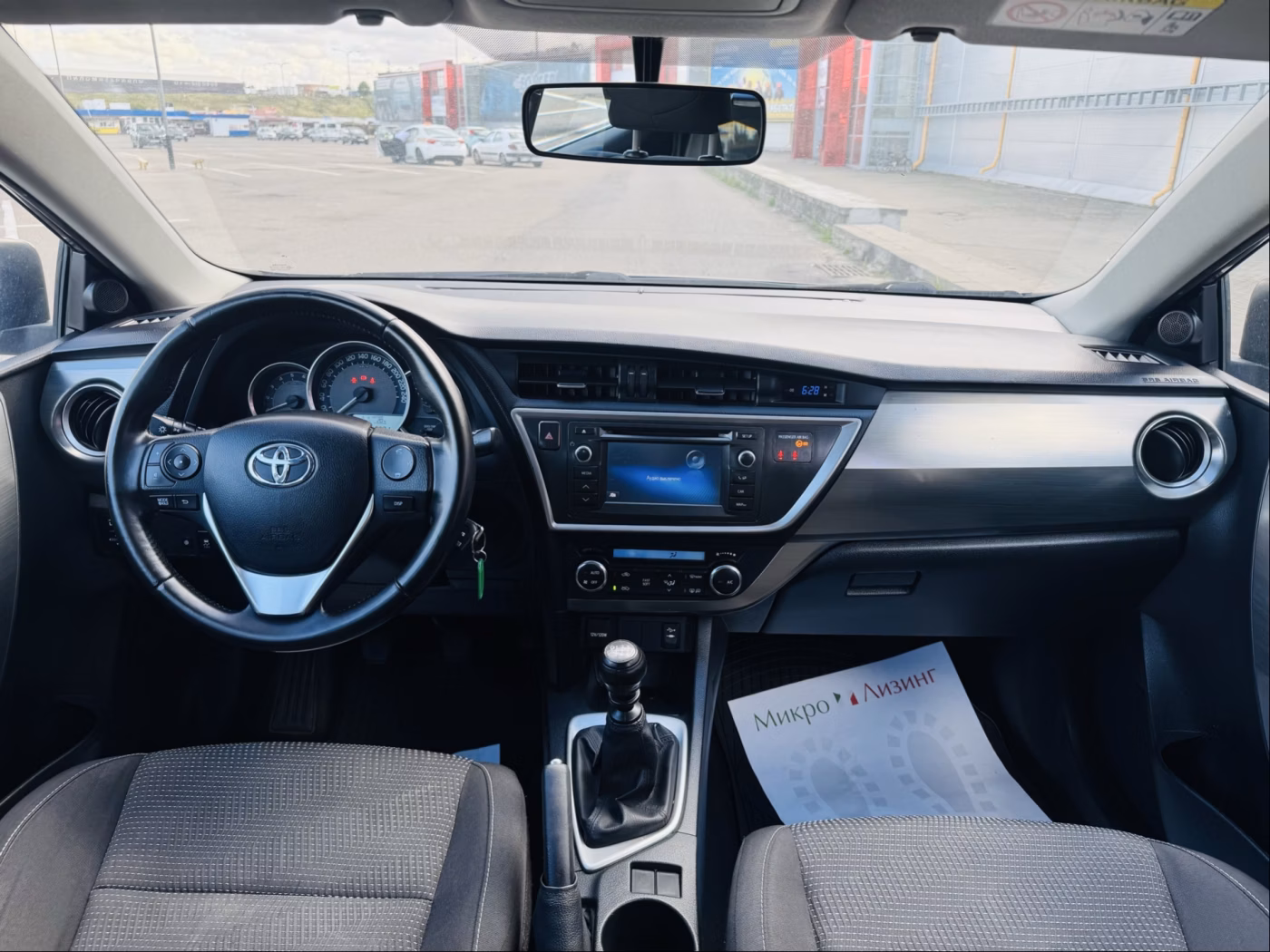 Toyota Auris фото 9