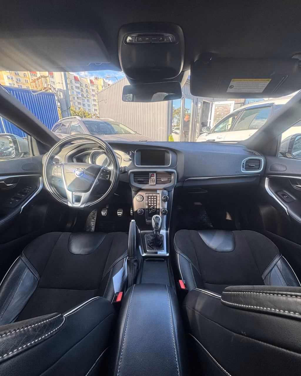 Volvo V40 фото 9