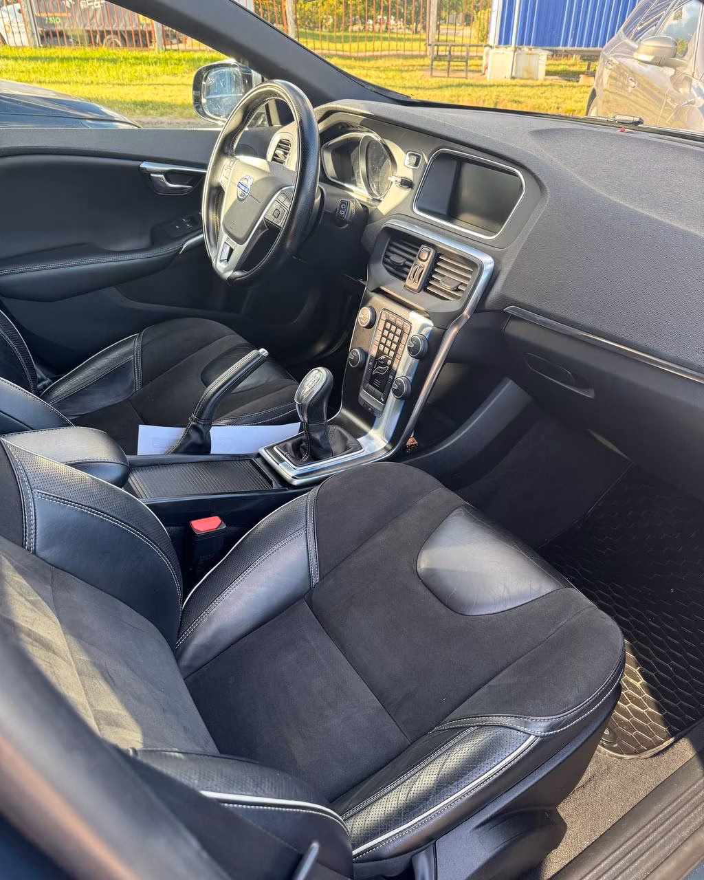 Volvo V40 фото 13