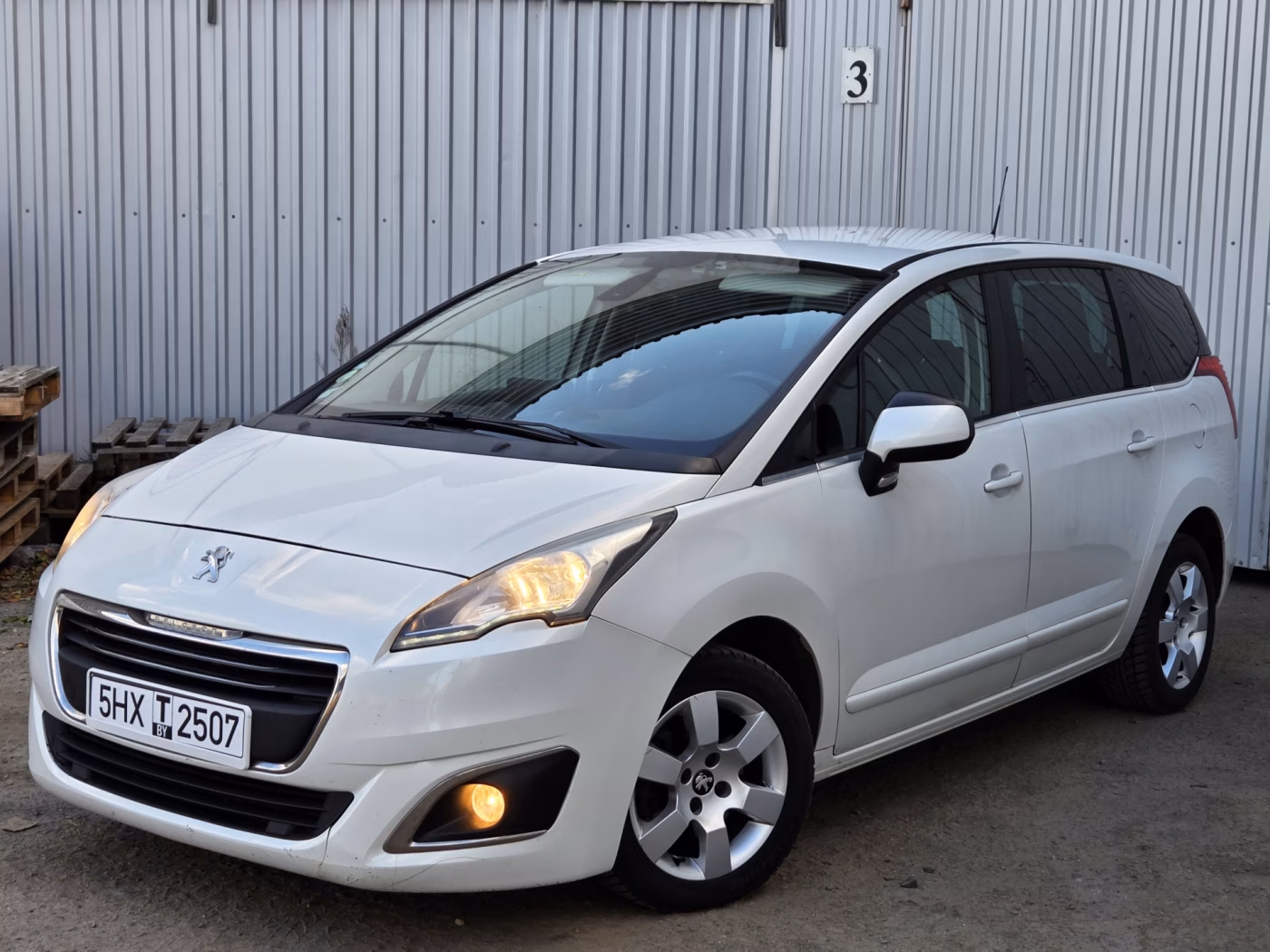Peugeot 5008 фото 11