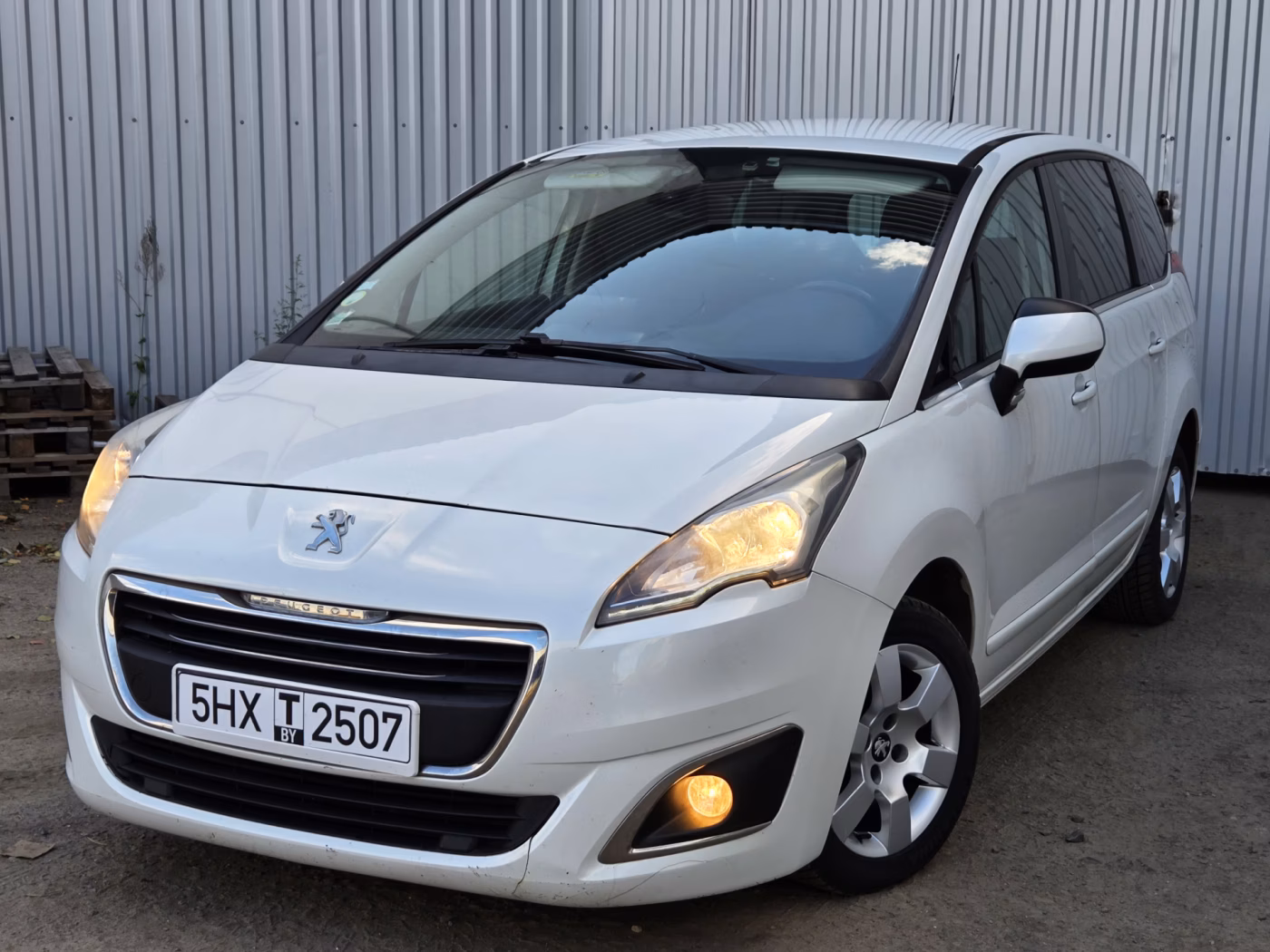 Peugeot 5008 фото 8