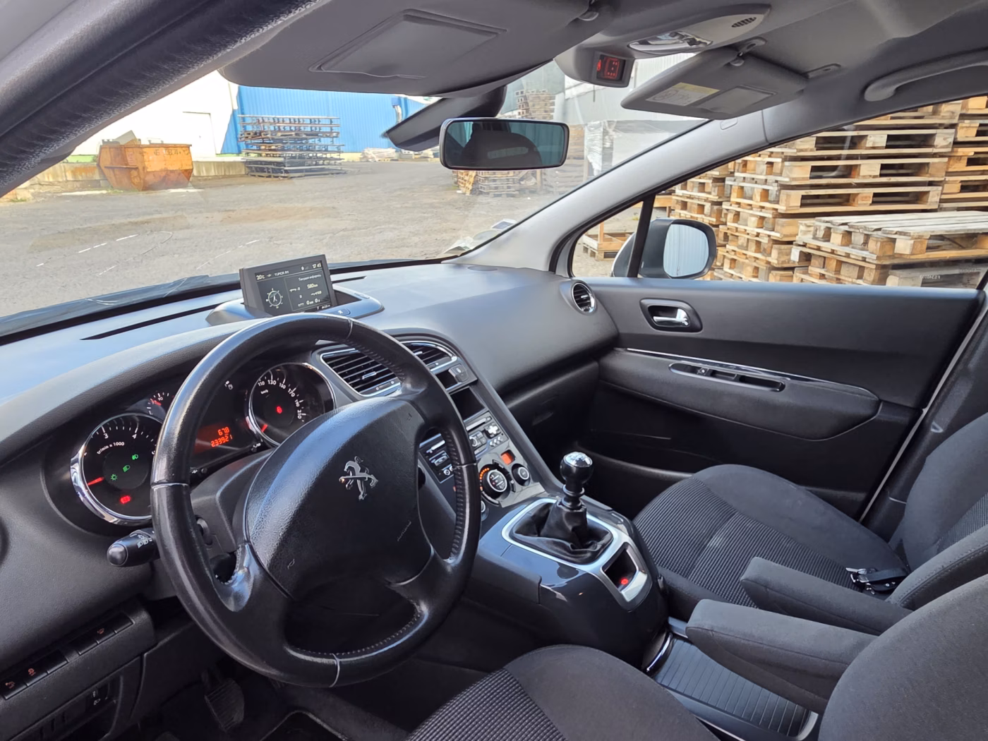 Peugeot 5008 фото 4