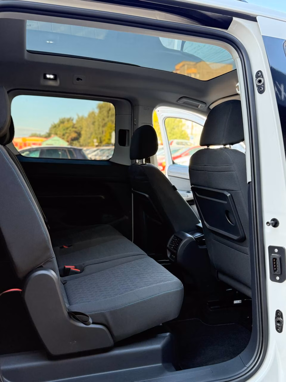 Volkswagen Caddy MAXI фото 12