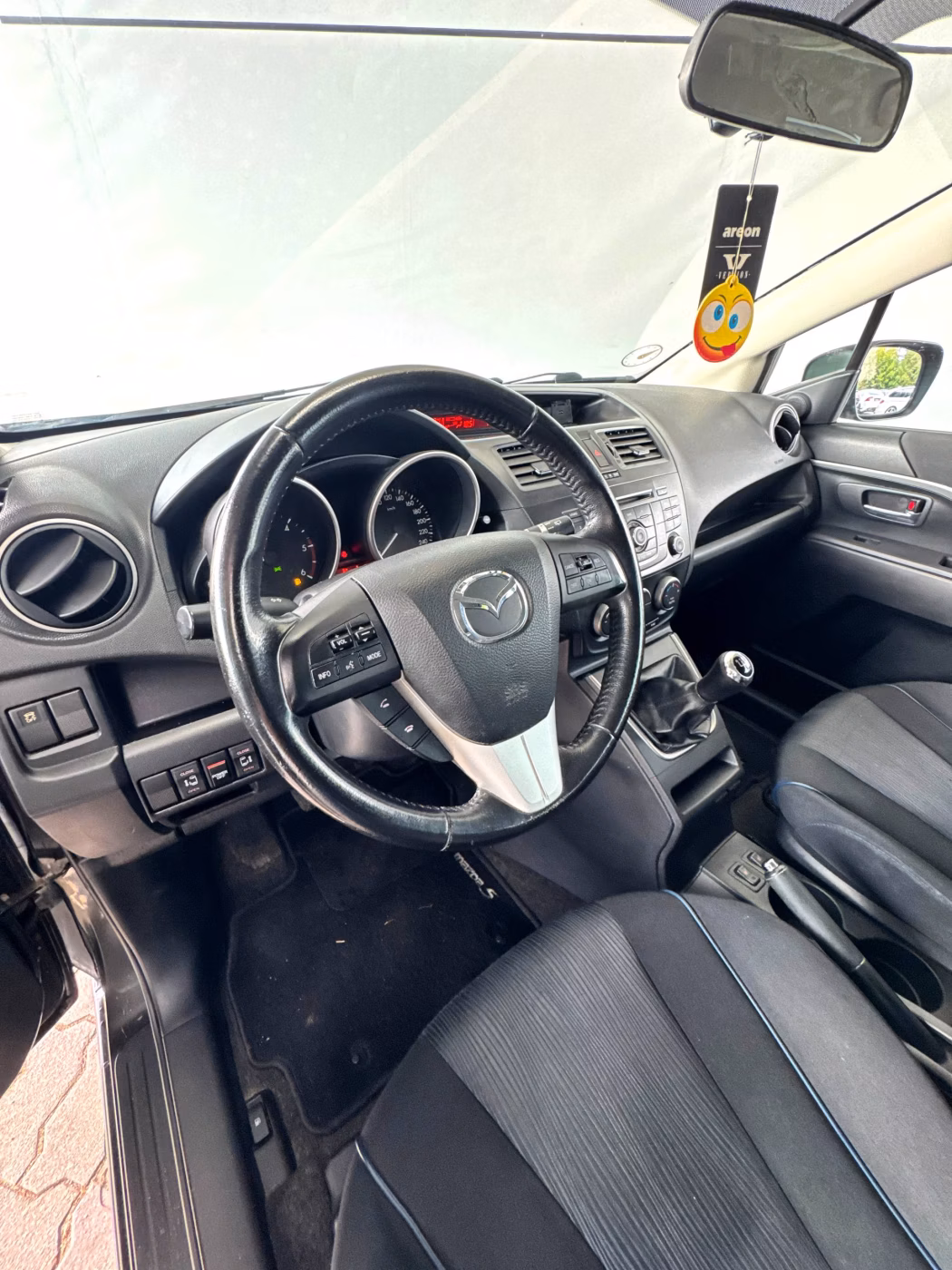 Mazda 5 фото 10