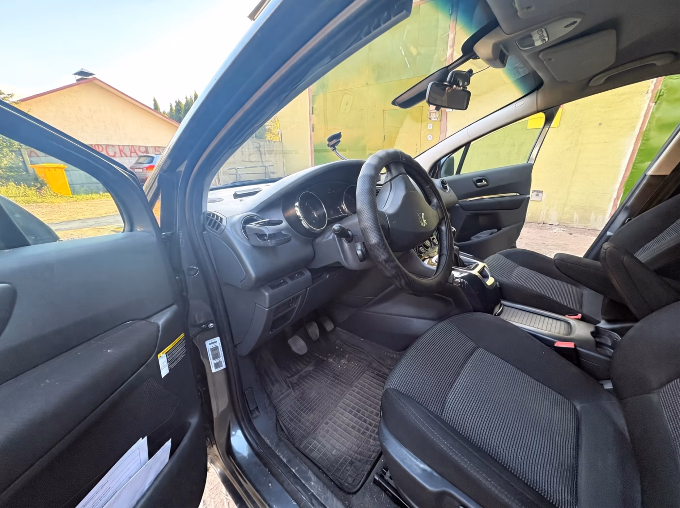 Peugeot 5008 фото 7