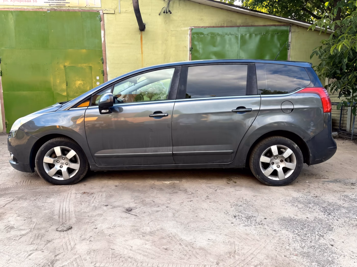 Peugeot 5008 фото 4
