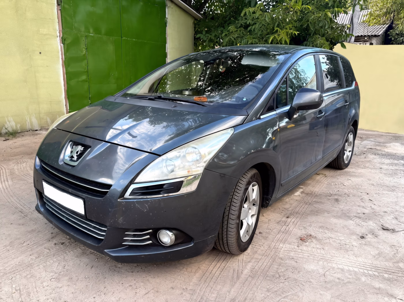 Peugeot 5008 фото 5