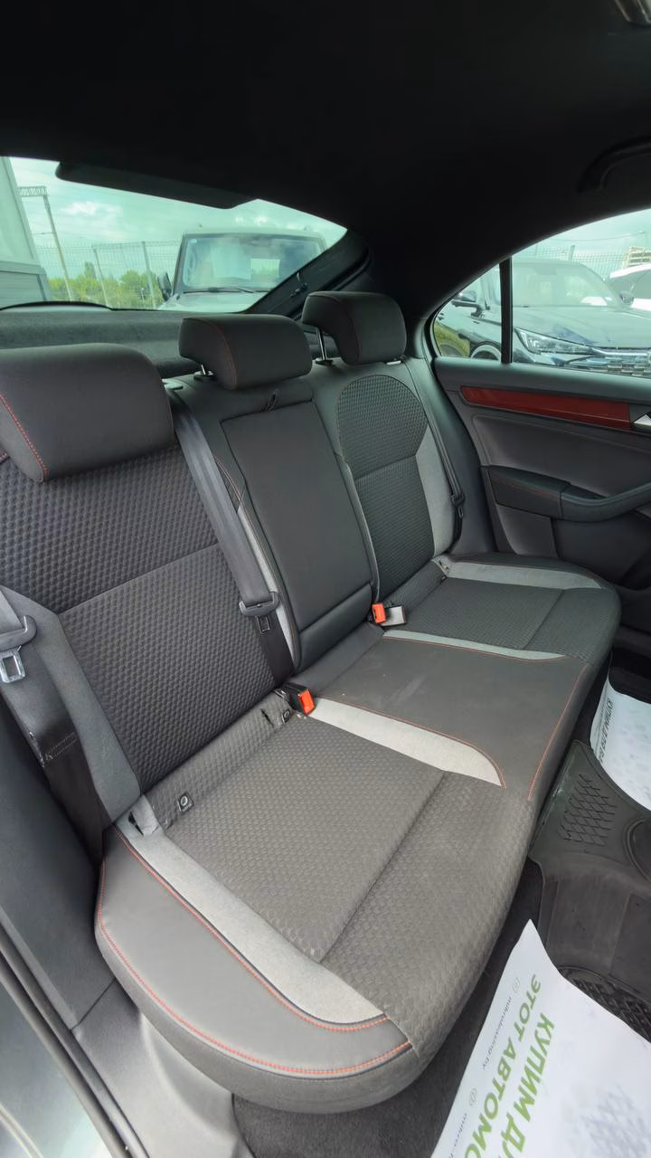 Volkswagen Polo Sedan фото 20