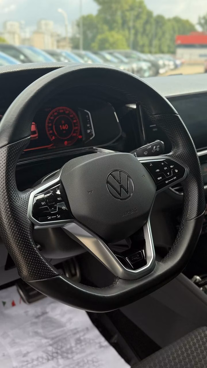 Volkswagen Polo Sedan фото 13