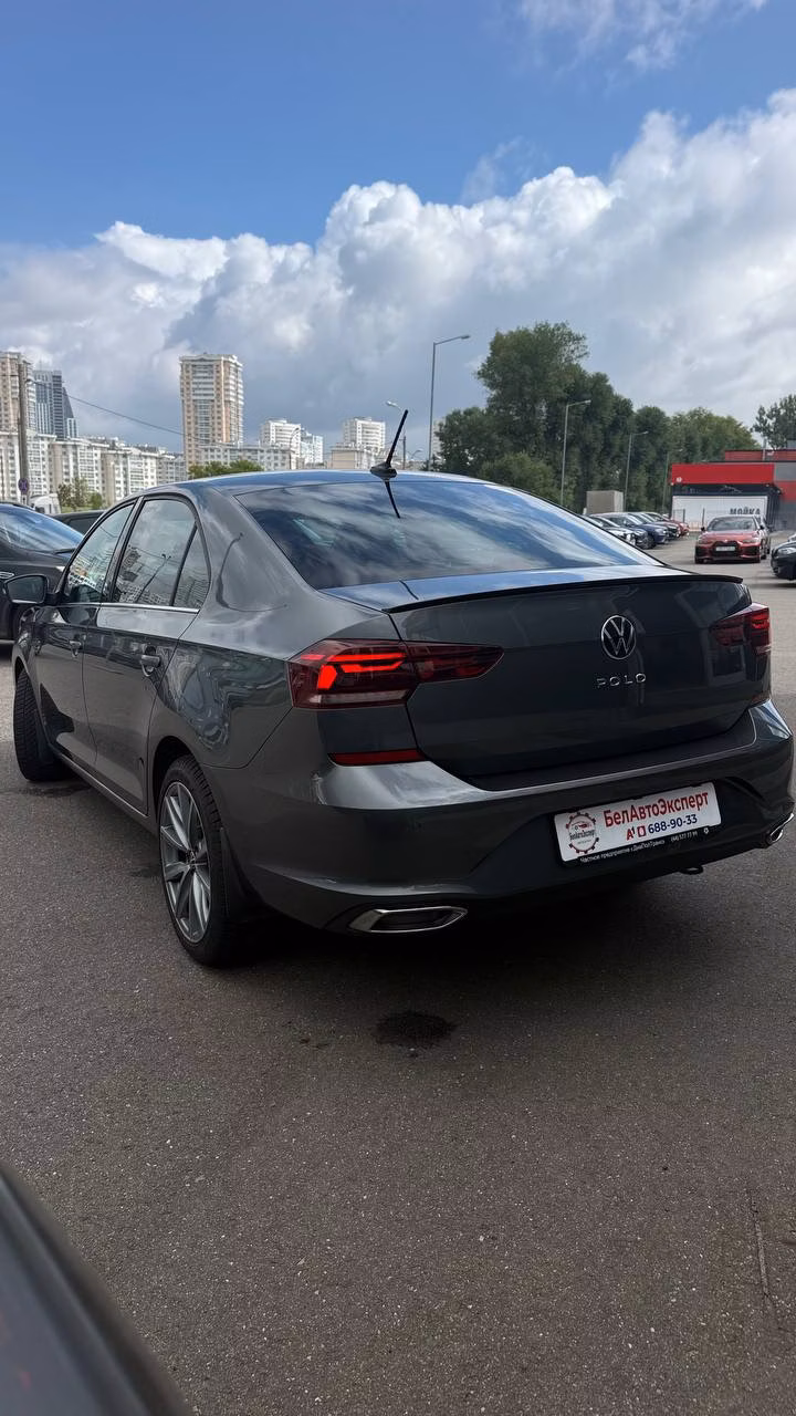 Volkswagen Polo Sedan фото 8