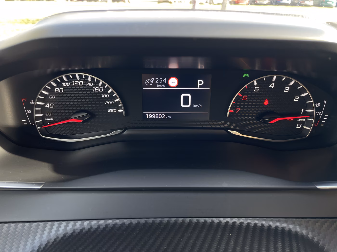 Peugeot 2008 фото 18